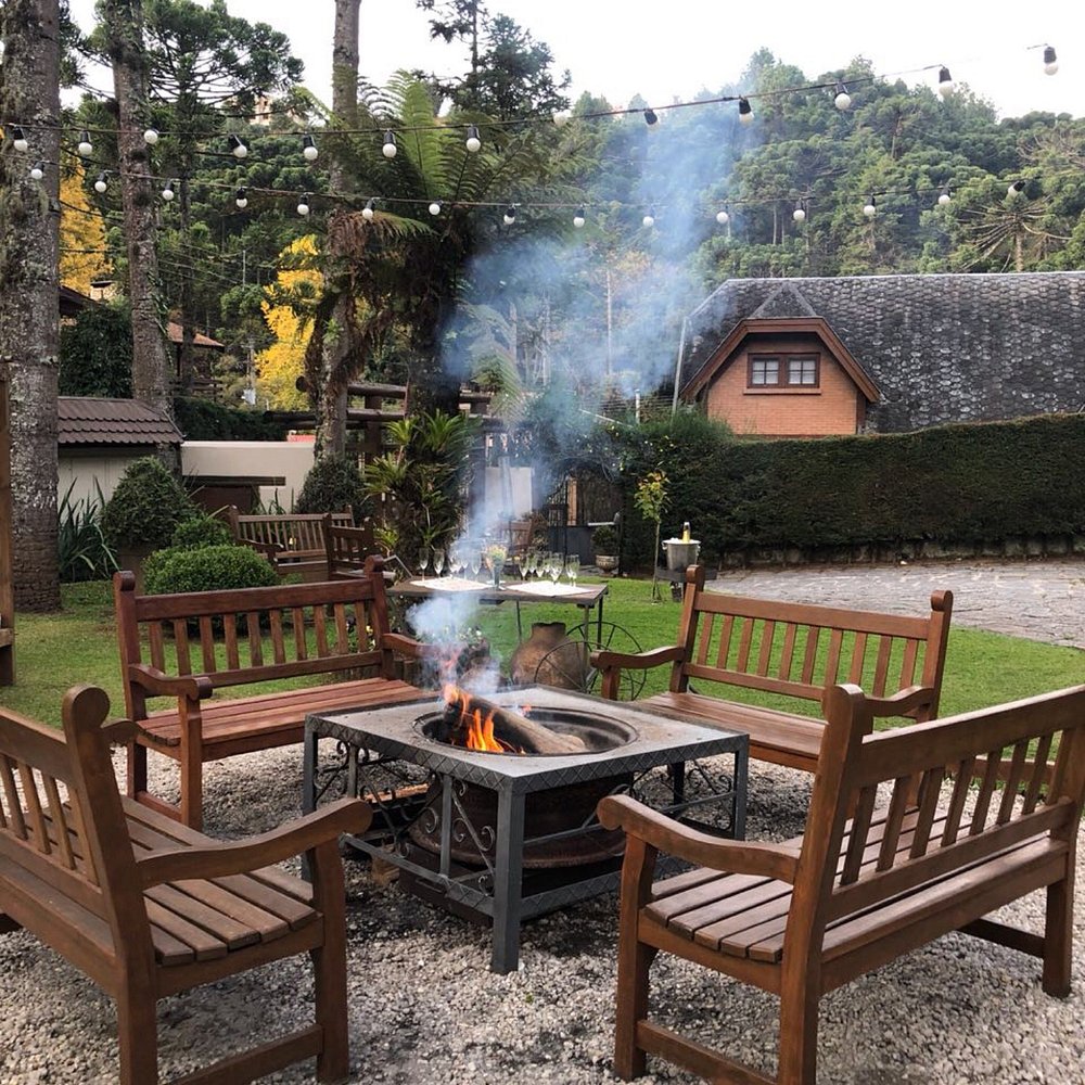 Área externa da Pousada da Pedra em Campos do Jordão